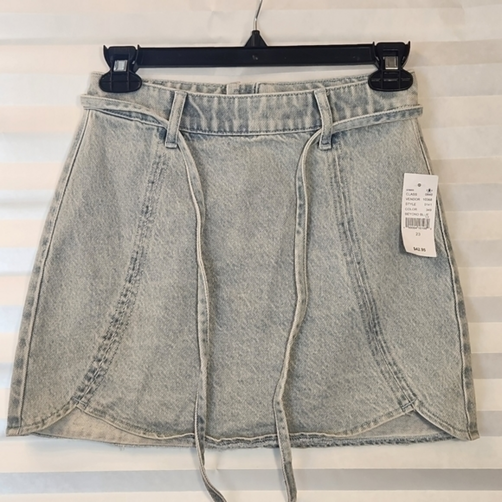 PacSun Light Wash Denim Micro Mini Skirt Size 100% Cotton NWT Y2K